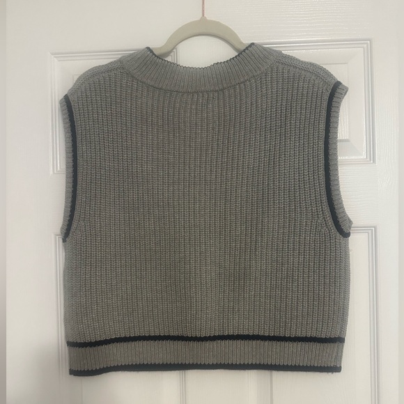 Tipped V-Neck Sweater Vest - Picture 2 of 4